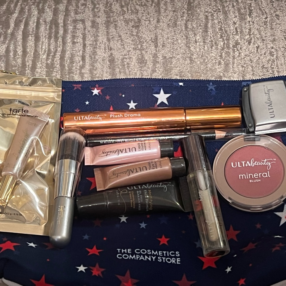 BRAND NEW Mini Makeup Bundle
